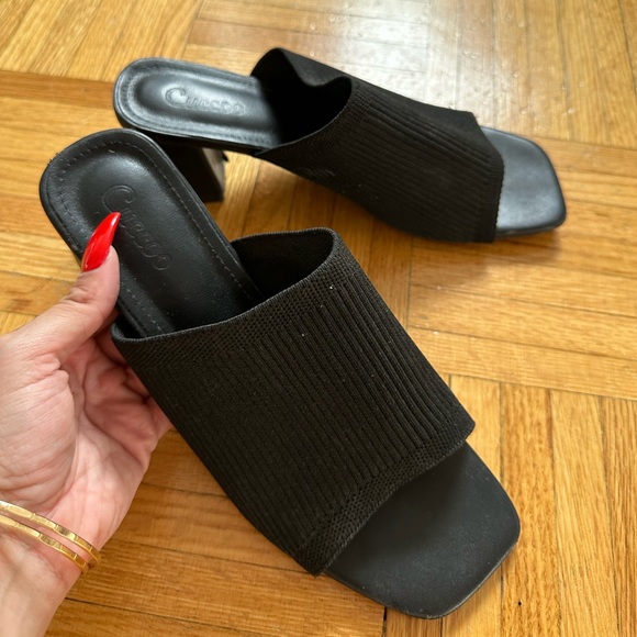 Black Slide Sandals - Open-toe - Heels - US Women’s 38 - SHEIN - Picture 4 of 6